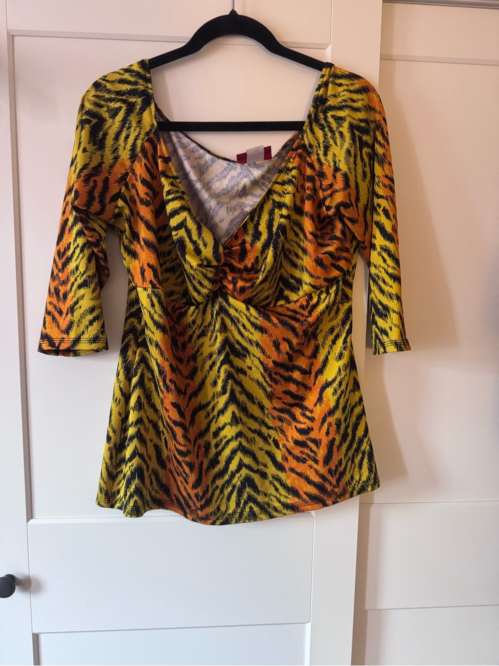 Deadly Dames Jailbird Vibrant Yellow & Orange Tiger-Print Women’s V-Neck Top